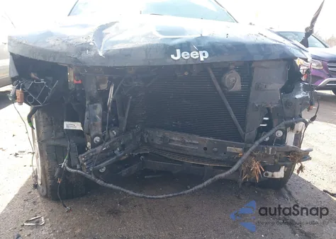 2020 Jeep Grand Cherokee Laredo E 4X4 z USA, uszkodzony, nr VIN 1C4RJFAG7LC148099